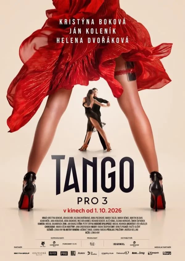 Ženské nohy v červených šatech rámují tančící pár na filmovém plakátu.
