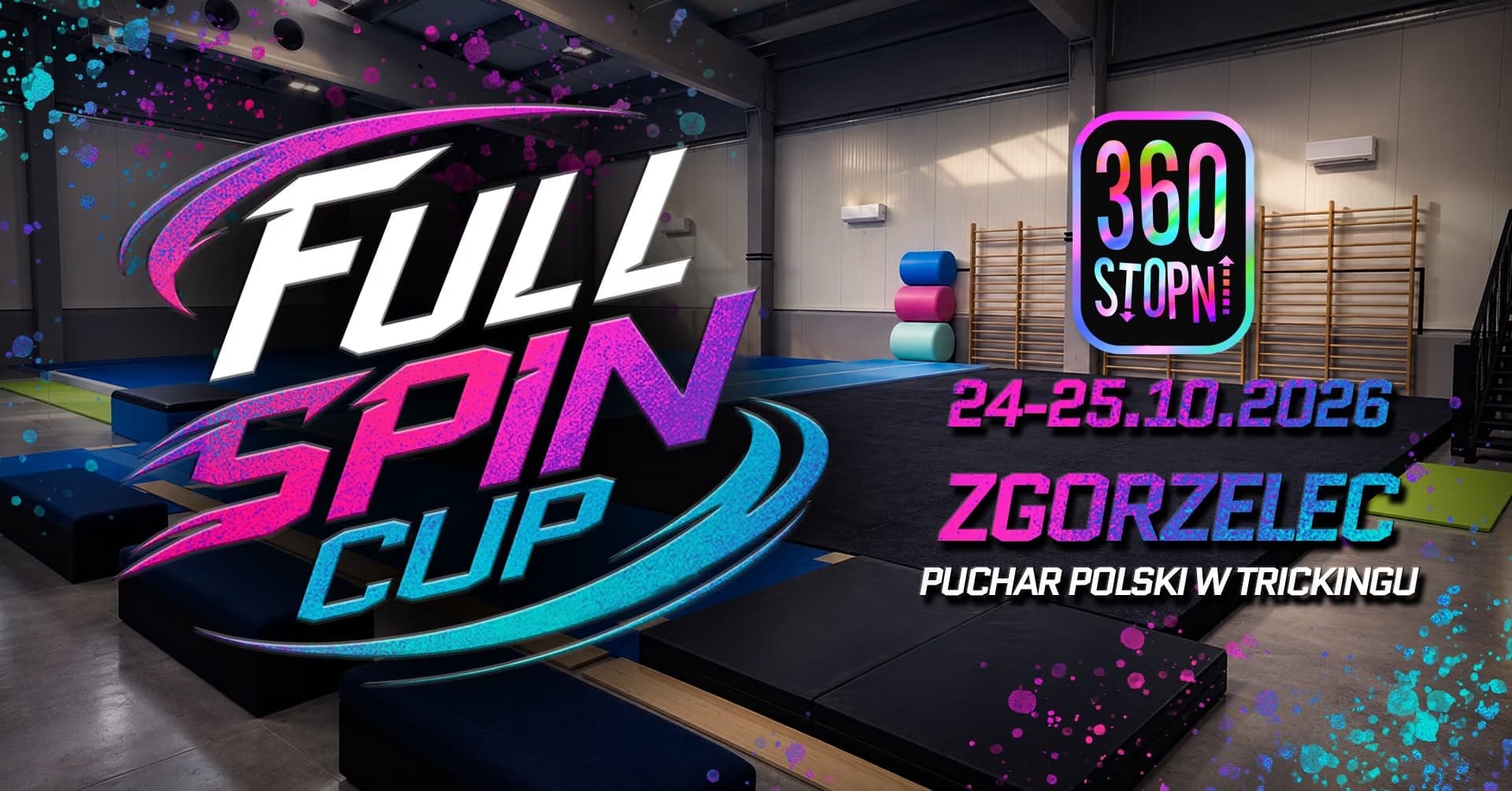 Grafika zapowiadająca zawody w trickingu Full Spin Cup w Zgorzelcu na tle sali gimnastycznej.
