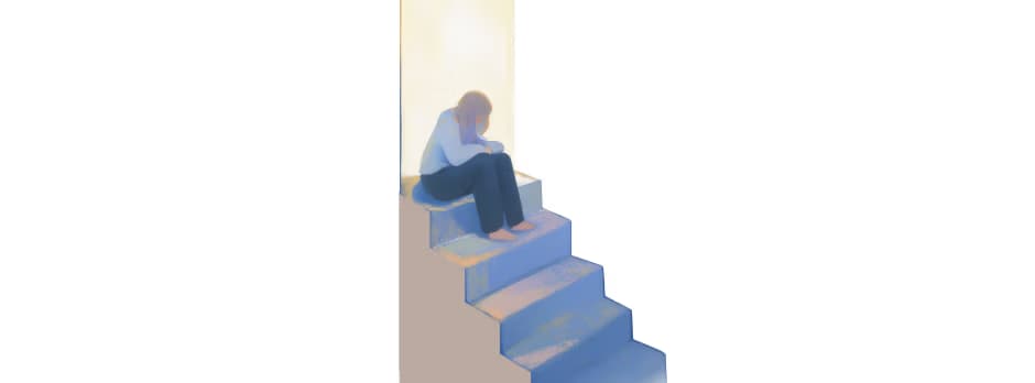 Eine Figur sitzt einsam auf einer Treppe vor einem schlichten weißen Hintergrund.