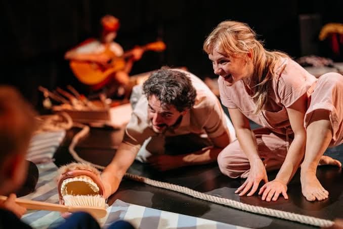 Teatr dla maluchów: Karuzela (Damúza)