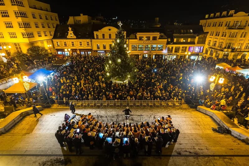 Christmas Tree Lighting