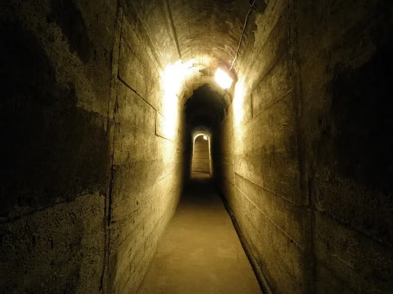 Guided tour of the civil defence shelter