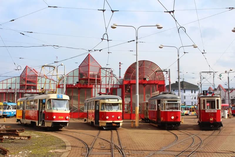 Historic tram rides