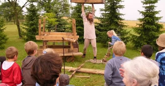 CULTURE COMES ALIVE AT THE CHATEAU