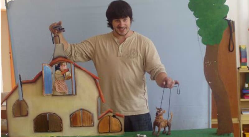 Wooden Theatre: Johnny and the Dragon
