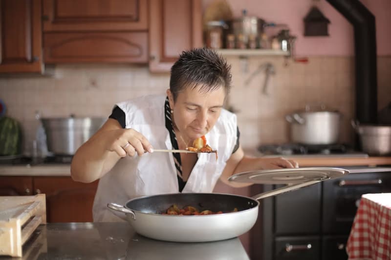 Rural Housewives' Association Battle – The County on a Plate