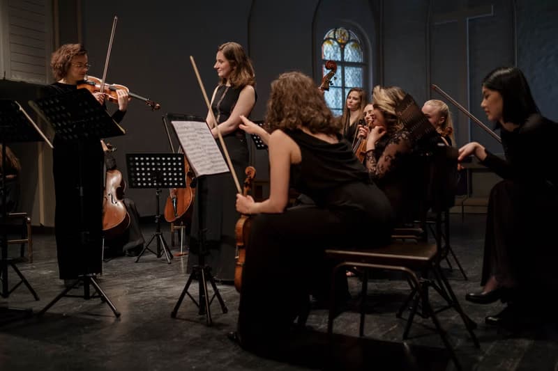 CAFÉ OLÉ – Najwyborniejsza muzyka salonowa w wykonaniu Sorbische Kammerphilharmonie