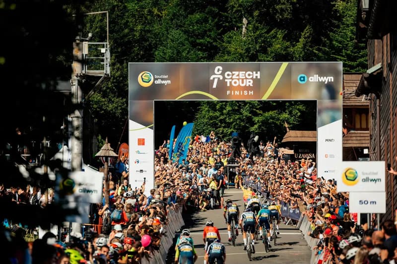 Czech Tour: 2 Stage