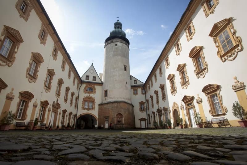 Extra days with free admission at state monuments
